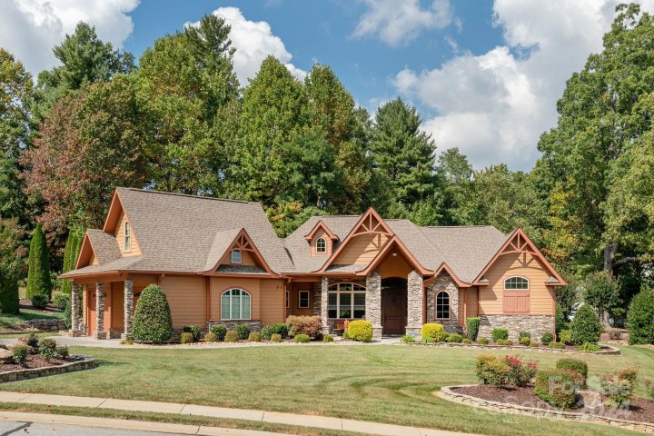 278 Shipman Parkway sold home in Berwick Downs, Flat Rock, NC