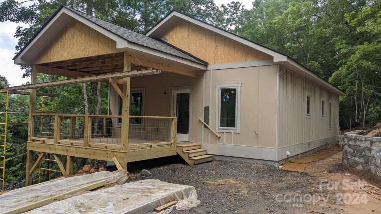 182 E Wilderness Road sold home in Lake Lure Village Resort, Lake Lure, NC