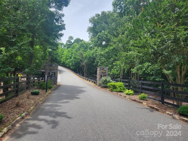 00 Trail Ridge Drive 115 active home in Forest Heights, Marion, NC