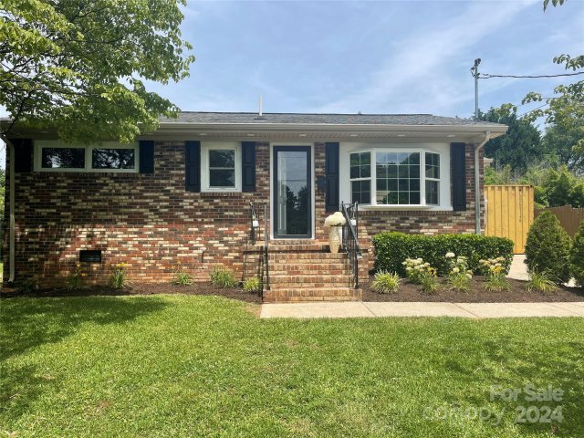 208 Catawba Drive sold home in Catawba Heights, Mount Holly, NC