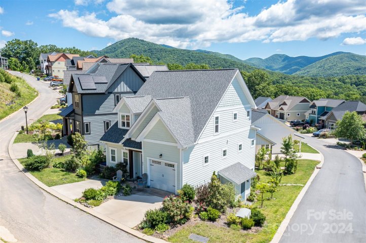 52 Tudor Way sold home in Tudor Croft, Black Mountain, NC