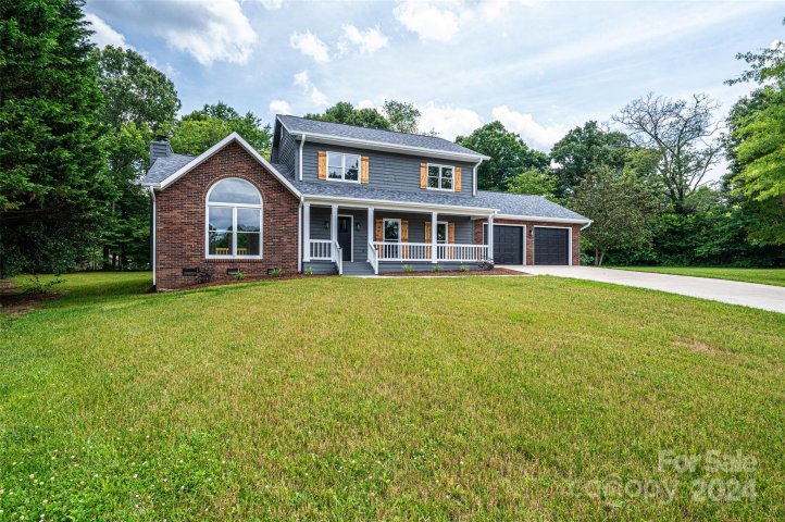 1882 Freedson Drive sold home in Plaza Ridge, Hickory, NC
