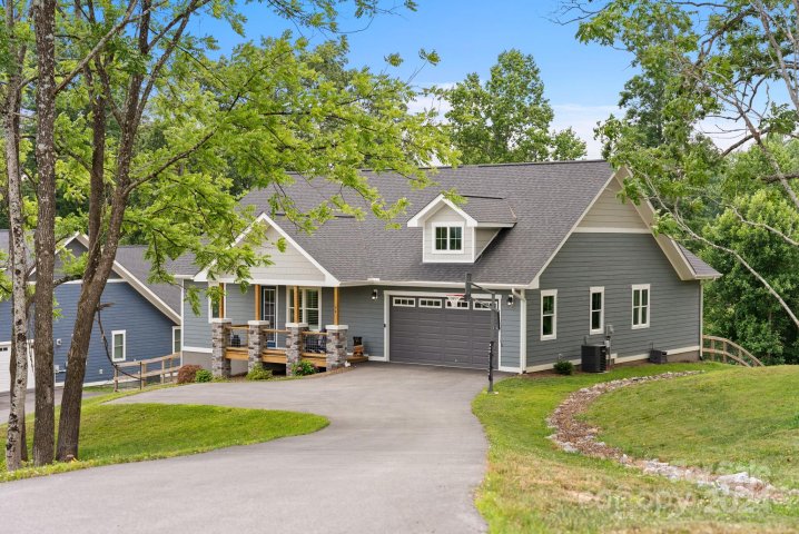 54 Jonathan Lane sold home in The Orchards at Owensby Road, Hendersonville, NC