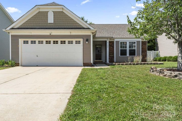 108 Crestwood Drive sold home in Dutchmans Meadow, Mount Holly, NC