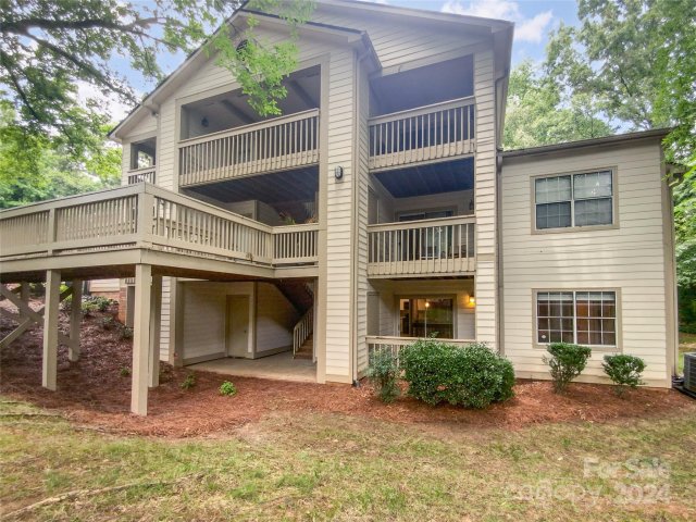 1001 Churchill Downs Court sold home in Churchill Downs, Charlotte, NC