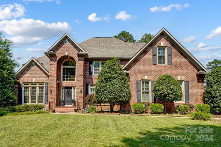 814 Pine Forest Road sold home in Pine Island, Charlotte, NC