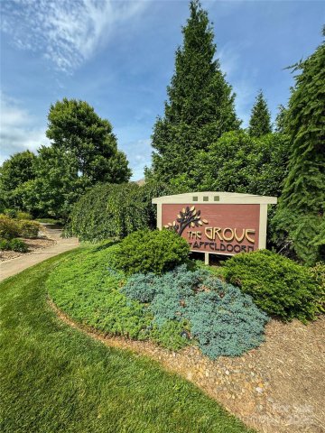 136 Appeldoorn Circle sold home in The Grove at Appeldoorn, Asheville, NC