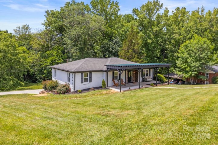 222 Cliffside Drive sold home in Briarcliff, Kannapolis, NC