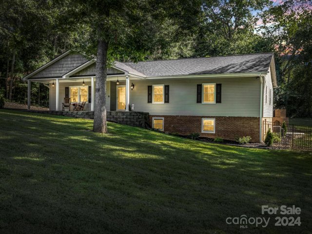121 Pinecrest Drive sold home in Canterbury, Shelby, NC