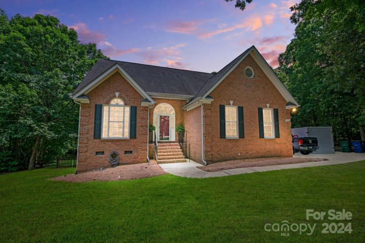 1016 Hunley Hill Court sold home in Hunley Creek, Matthews, NC