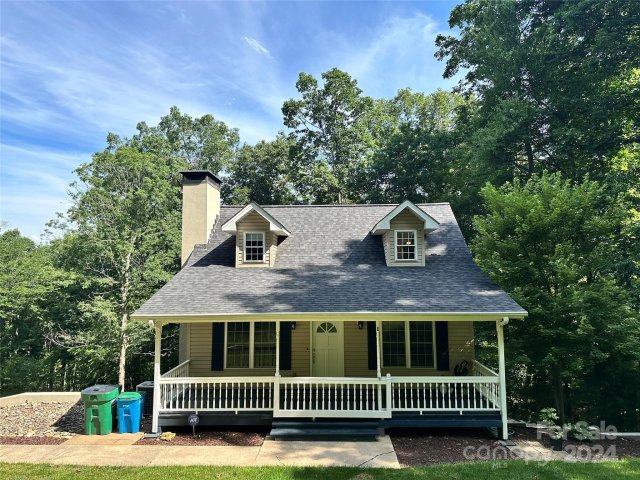 8 Coffey Place sold home in Stradley Mountain Park, Asheville, NC