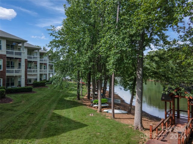 921 Northeast Drive 32 sold home in Spinnaker Reach, Davidson, NC