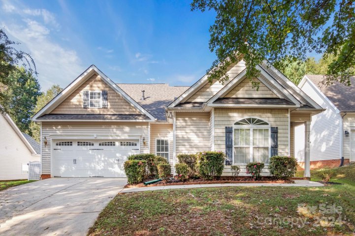 13411 Glencreek Lane sold home in Glenwyck, Huntersville, NC