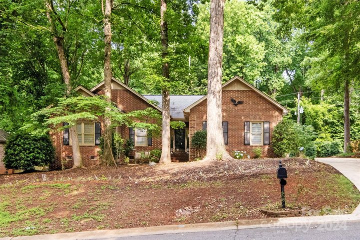 3418 Shadow Lake Lane sold home in Willowbrook, Matthews, NC