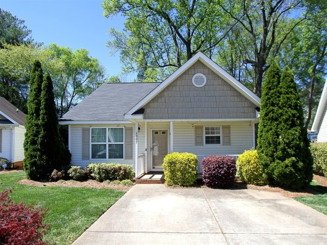 6007 Crape Myrtle Lane sold home in Oakdale Place, Charlotte, NC