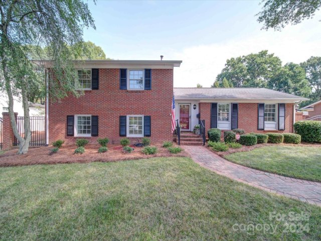 1112 Woodvale Avenue sold home in Sherwood Forest, Gastonia, NC