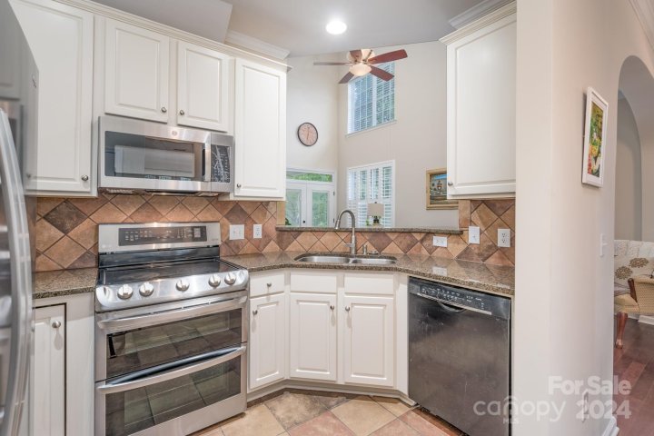 584 Pine Links Drive sold home in Lake Shore On Lake Wylie, Tega Cay, SC
