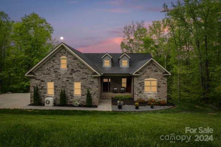 111 Dockside Lane sold home in River Oaks Landings, Statesville, NC