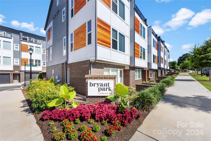 2024 Bryant Park Drive sold home in Bryant Park Terraces, Charlotte, NC