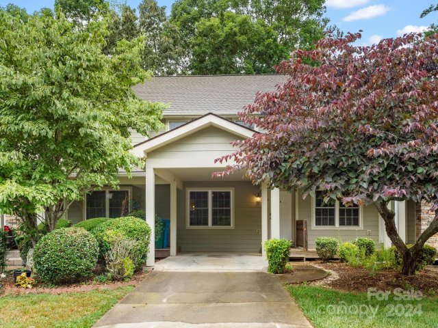 6 Pepperbrush Trail sold home in Lake Julian Trails, Arden, NC