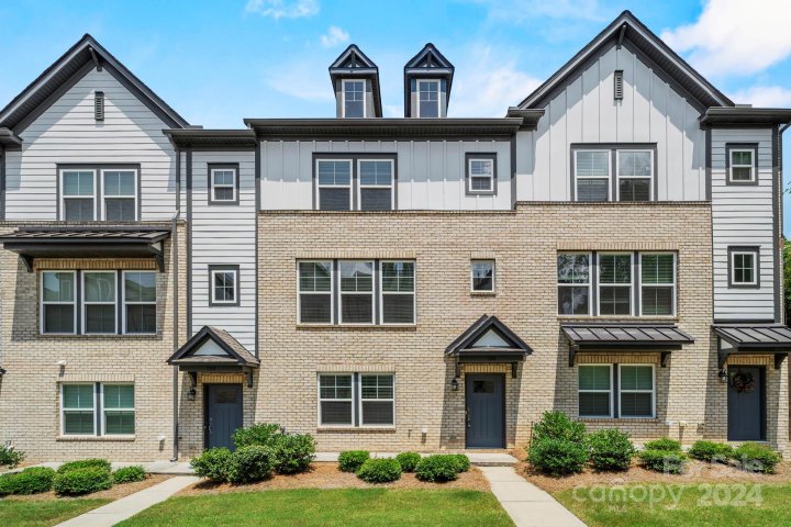 328 Hastings Run Drive sold home in Wendwood Terrace, Charlotte, NC