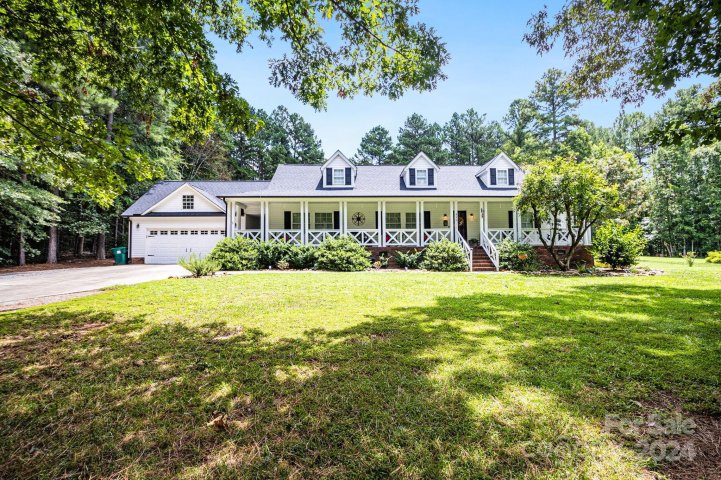 416 Cove Wood Drive sold home in Crystal Bay, Denton, NC