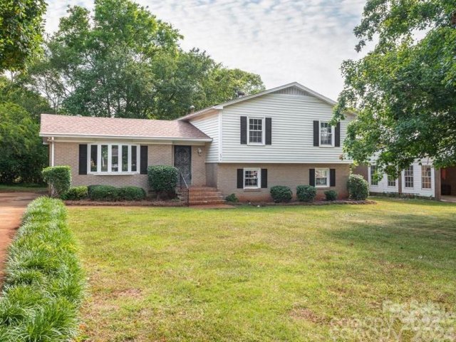 636 Bancroft Drive sold home in Winthrop Heights, Rock Hill, SC