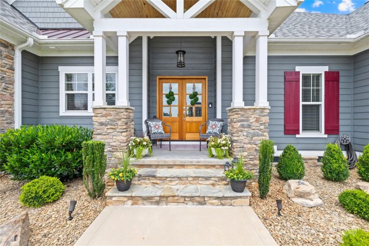 1057 Peninsula Drive sold home in Lakepoint, Belmont, NC