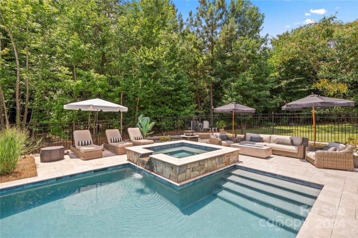 612 Highland Ridge Point sold home in The Retreat At Sunset Ridge, Clover, SC