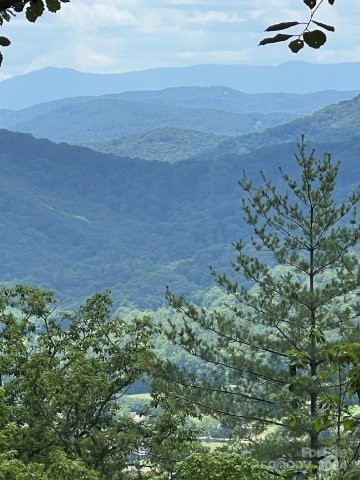 Lot 47 Sunrise Path sold home in Deerwood, Marion, NC