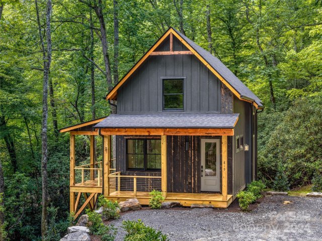 819 Pisgah Forest Drive sold home in Pisgah Forest Farms, Pisgah Forest, NC