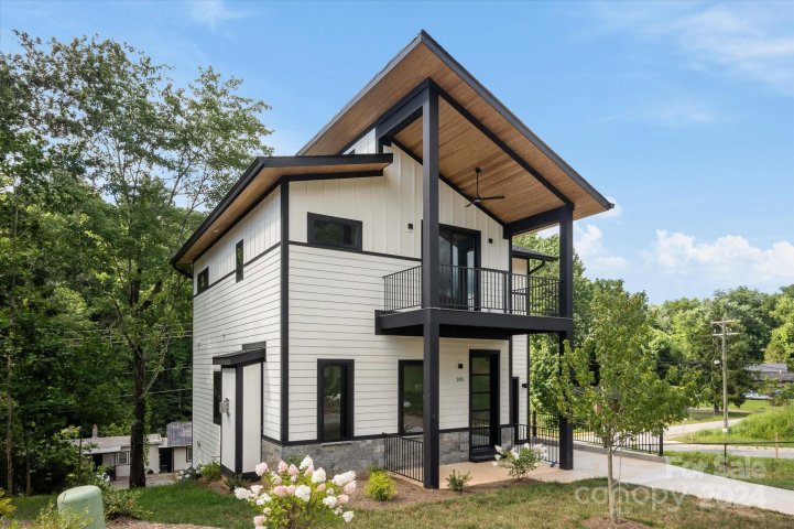 205 Torch Light Way sold home in Asheville West, Asheville, NC
