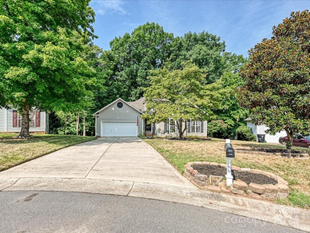 5752 Spring Gate Court sold home in Ridge Crossing, Concord, NC