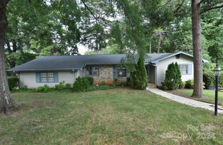 310 Linn Circle sold home in Eagle Heights, Salisbury, NC