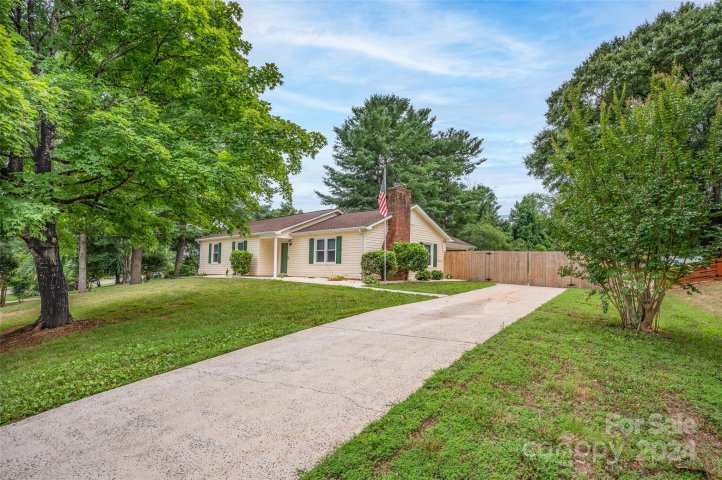 126 Little Forest Lane sold home in Danbury Forest, Statesville, NC