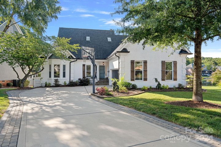 7322 Swansea Lane sold home in 100 Norman Place, Cornelius, NC