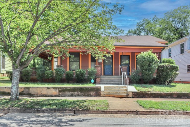 625 S Race Street sold home in Historic District, Statesville, NC
