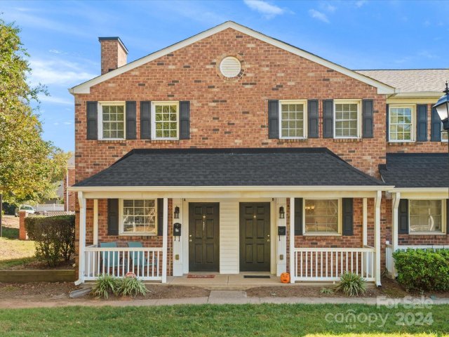 1344 Green Oaks Lane B sold home in Williamsburg on Commonwealth, Charlotte, NC