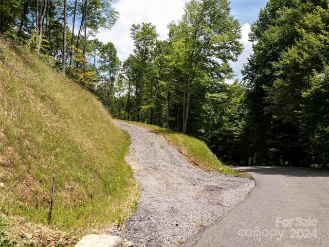 32 Tapestry Trail active home in Avalon, Waynesville, NC