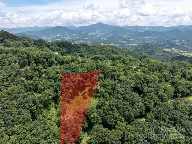 54 Sleepy Hollow Drive active home in Avalon, Waynesville, NC