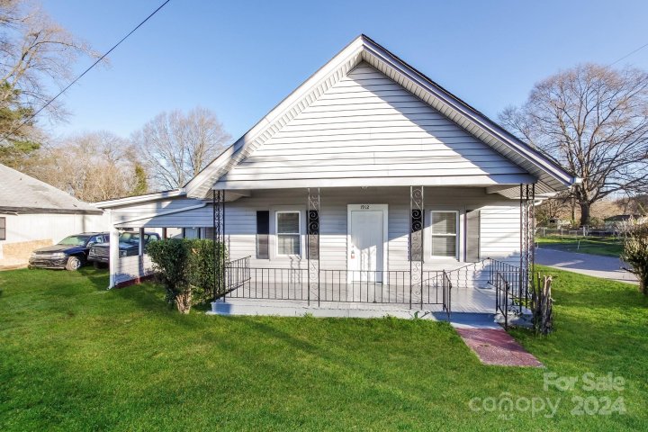 1912 Hemlock Avenue sold home in Groves Thread Company, Gastonia, NC
