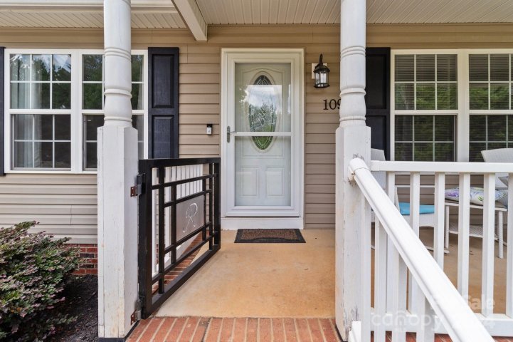 1098 Bearwick Court sold home in Covington Heights, Woodleaf, NC
