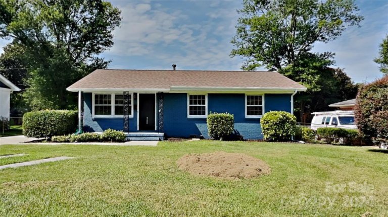 4222 Winedale Lane sold home in Crestmont, Charlotte, NC