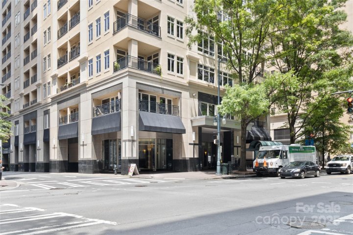 230 S Tryon Street 704 sold home in 230 South Tryon, Charlotte, NC
