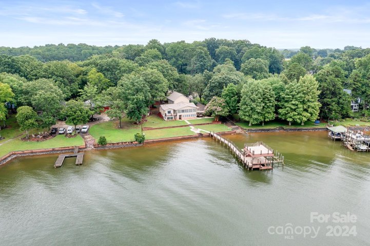 184 Lakeshore Drive sold home in Lakeview Shores, Mooresville, NC