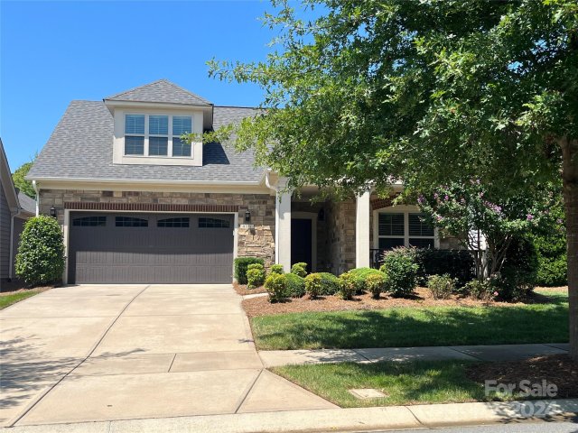 8311 Parknoll Drive sold home in The Courtyards of Huntersville, Huntersville, NC