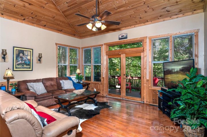 731 Pine Ridge Road sold home in Westridge, Beech Mountain, NC