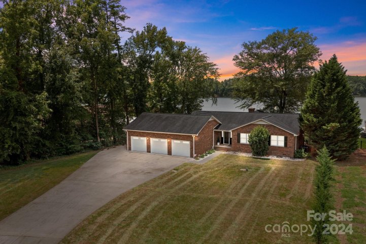 860 Mainsail Road sold home in Anchor Downs, Salisbury, NC