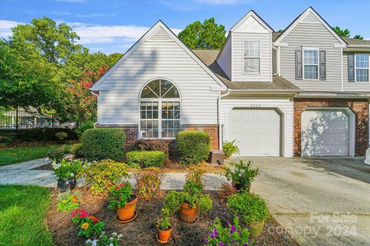 8260 Southgate Commons Drive sold home in Southgate Commons, Charlotte, NC