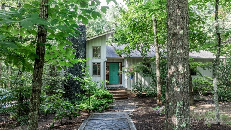 1333 Shadowfax Wynd Road sold home in Deerfield, Hickory, NC